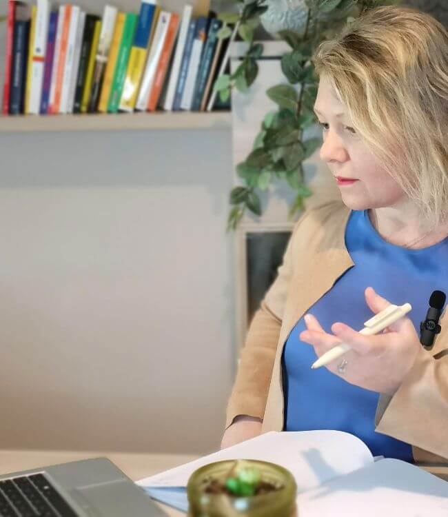 Percorso individuale lavorativo Tempo di Benessere Claudia Della Torre psicologa - Lavoro Presente Percorso individuale lavorativo Tempo di Benessere Claudia Della Torre psicologa - Lavoro Presente